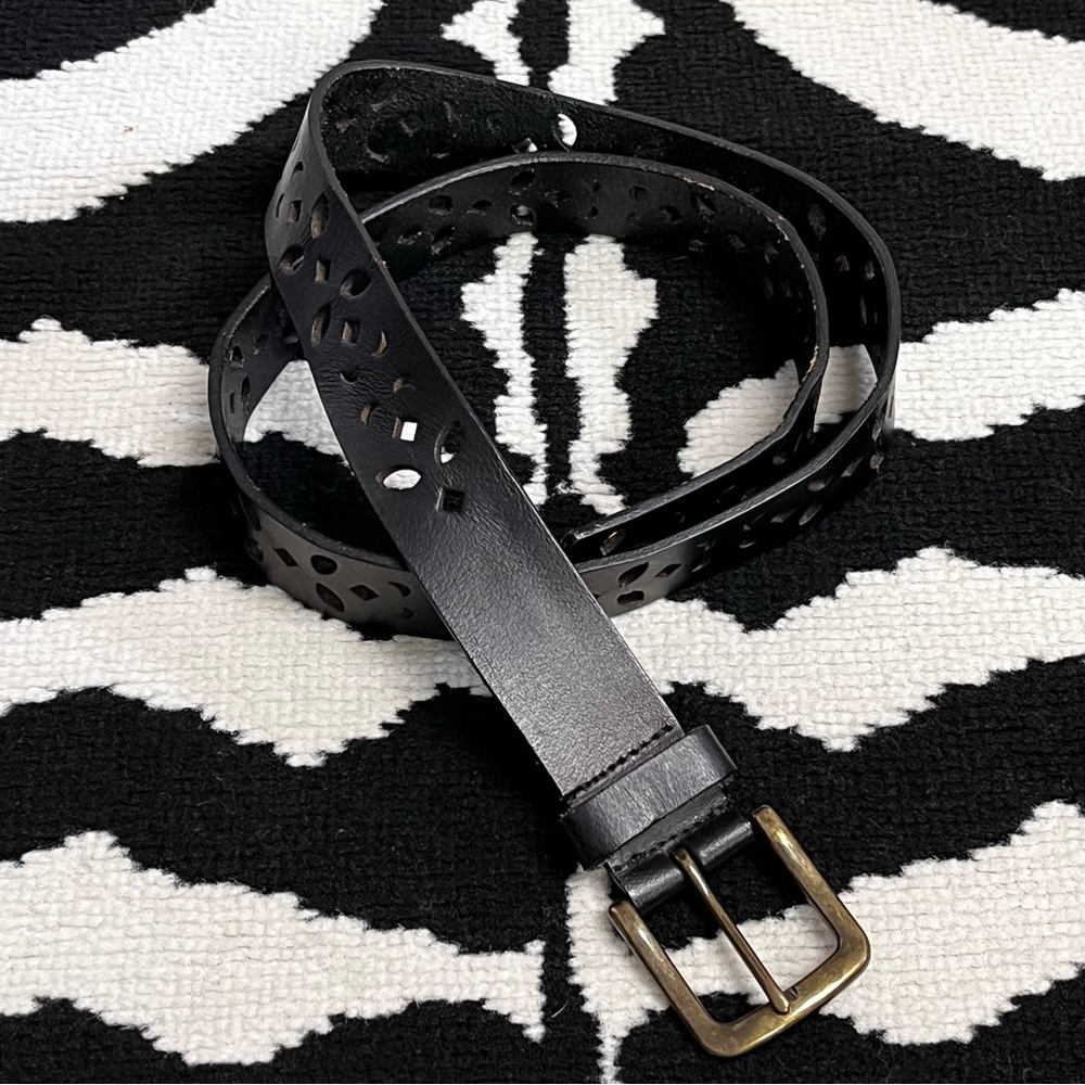 Jessica Simpson Boho Black Leather Laser Cut Floral Design Brass Hardware Belt